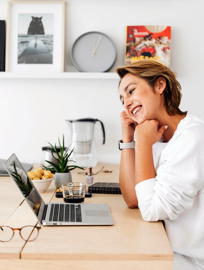 Sex therapist taking an engaging sex coaching online course